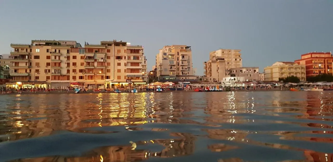 Seaview Apartments Right At The Beach Durres