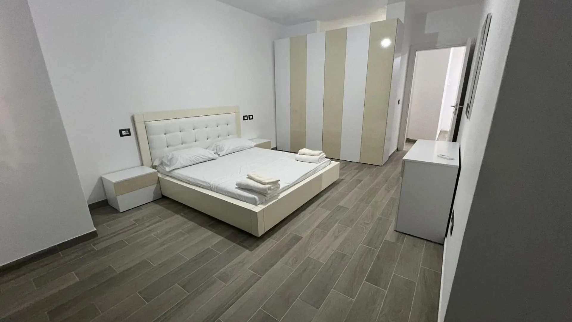 Seaview Apartments Right At The Beach Durres