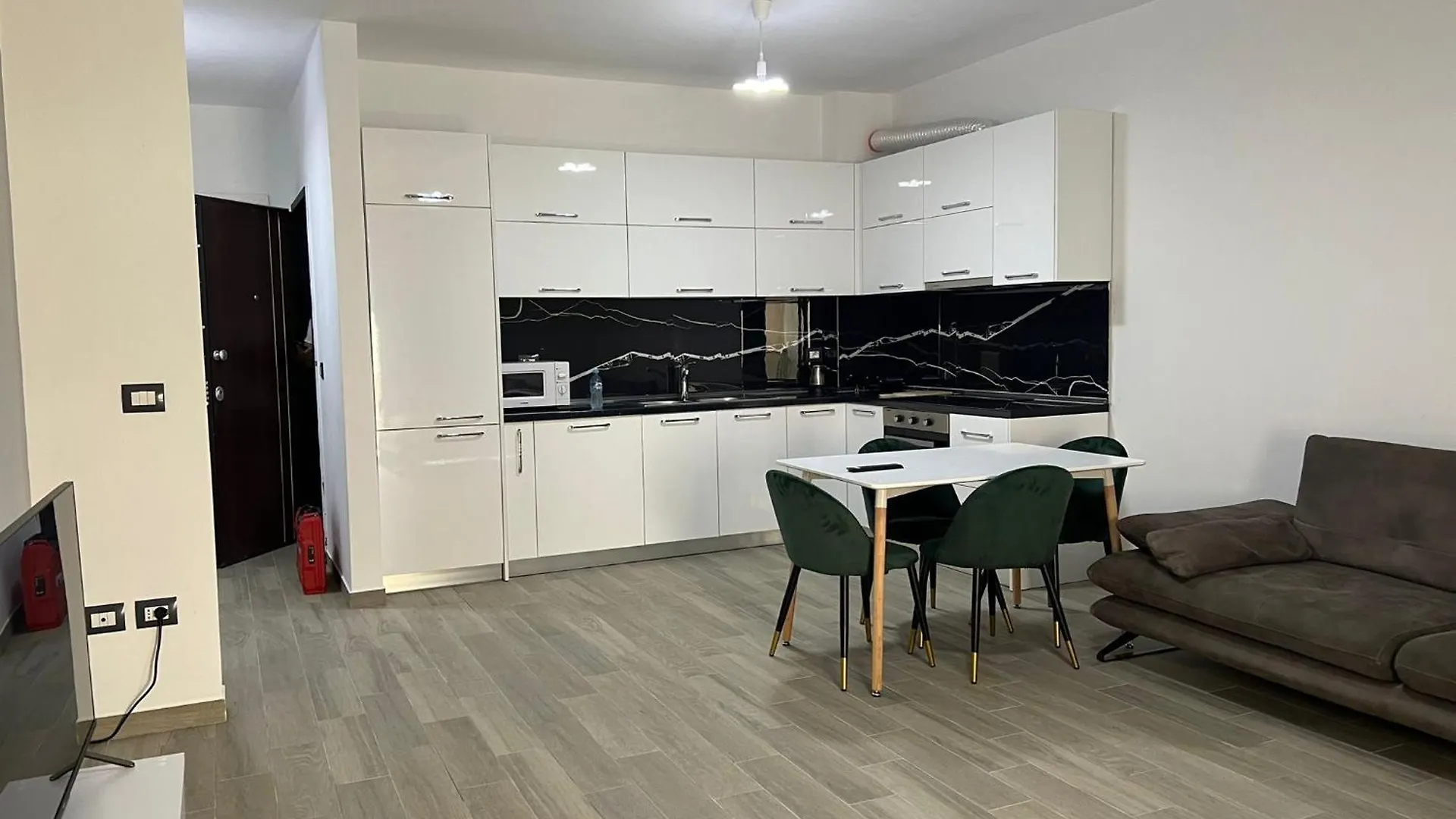 Seaview Apartments Right At The Beach Durres