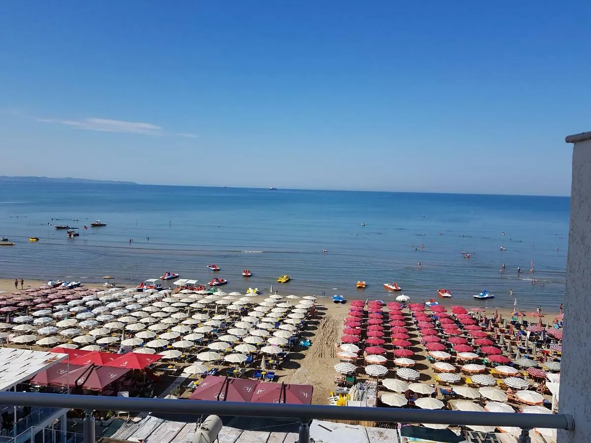 Seaview Apartments Right At The Beach Durres